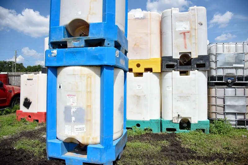 Rigid plastic IBC tote examples in the Bulk photo library